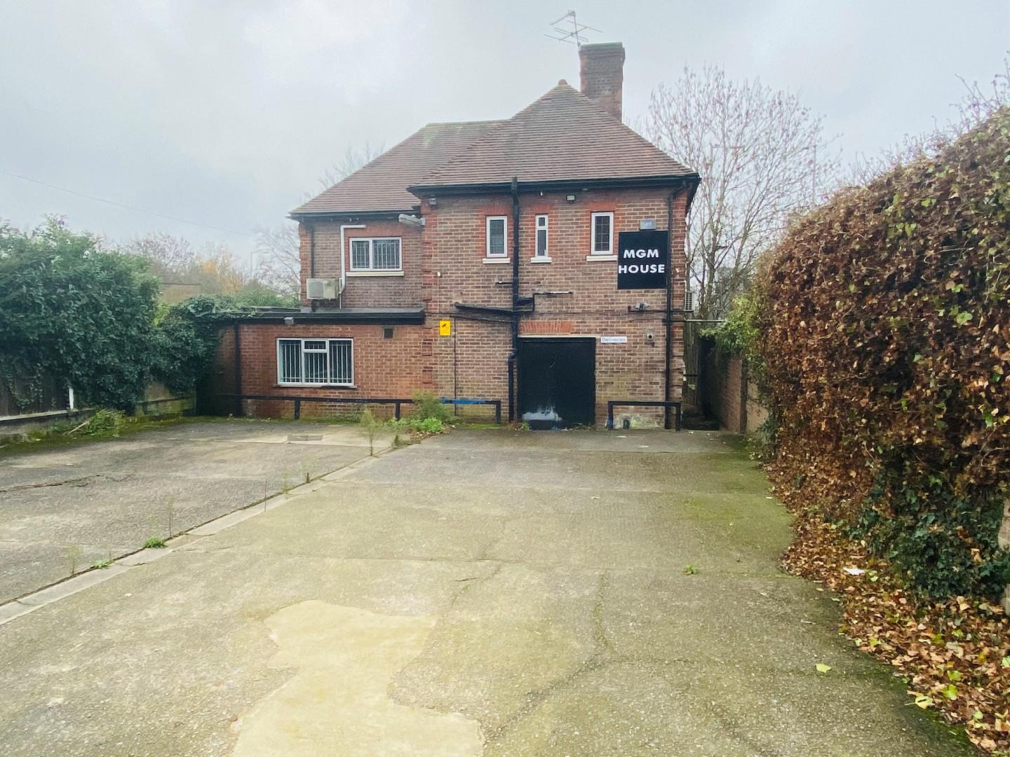 Daws Lane, Mill Hill, London